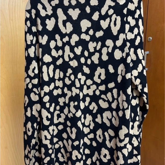 Kim Rogers Black and Tan Cardigan - Picture 8 of 8